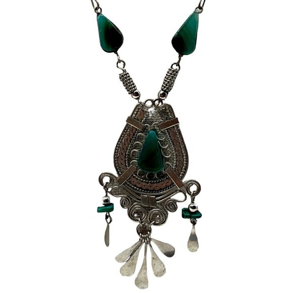 Vintage Tribal Silver Tone Necklace With Green Stone Inlay & Dangling Charms. M - Picture 5 of 10